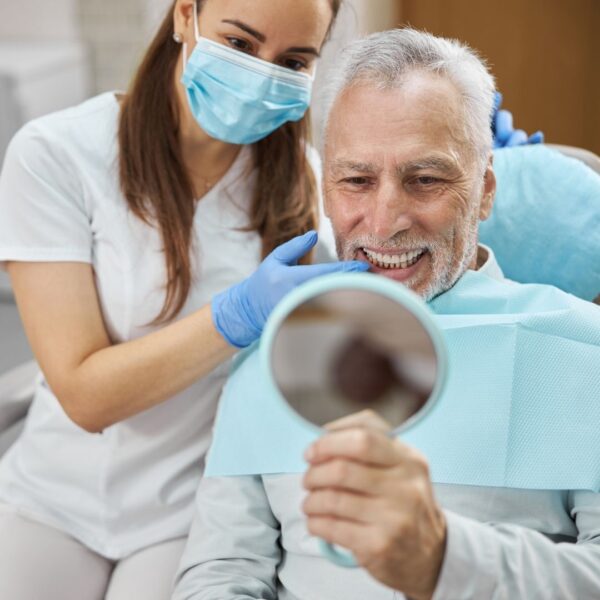 cuidar implantes dentales